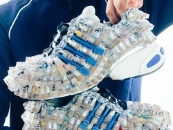 Sneakers Adidas Ini Disulap dari Ratusan Kabel Bekas, Hasilnya Nyentrik