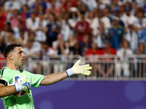 Soccer Football - FIFA World Cup 2026 - Quarter Final - Argentina v Switzerland - Kansas City Stadium, Kansas City, Missouri, U.S. - July 11, 2026 Argentina's Emiliano Martinez reacts REUTERS/Lee Smith
