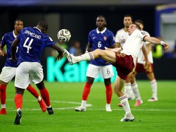 Soccer Football - FIFA World Cup 2026 - Semi Final - France v Spain - Dallas Stadium, Arlington, Texas, U.S. - July 14, 2026 France's Dayot Upamecano in action with Spain's Fabian Ruiz REUTERS/Albert Gea