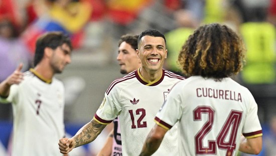 Soccer Football - FIFA World Cup 2026 - Semi Final - France v Spain - Dallas Stadium, Arlington, Texas, U.S. - July 14, 2026 Spain's Pedro Porro and Marc Cucurella celebrate after the match IMAGN IMAGES via Reuters/Maria Lysaker