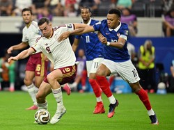 Soccer Football - FIFA World Cup 2026 - Semi Final - France v Spain - Dallas Stadium, Arlington, Texas, U.S. - July 14, 2026 Spain's Fabian Ruiz in action with France's Kylian Mbappe IMAGN IMAGES via Reuters/Jerome Miron