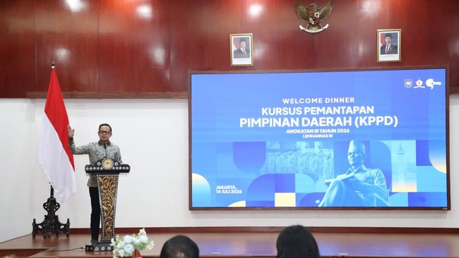 Wakil Menteri Dalam Negeri (Wamendagri) Bima Arya Sugiarto dalam acara Welcome Dinner Kursus Pemantapan Pimpinan Daerah (KPPD) Angkatan III Tahun 2026 di Lembaga Ketahanan Nasional Republik Indonesia (Lemhannas RI), Gedung Trigatra, Jakarta, Selasa (
