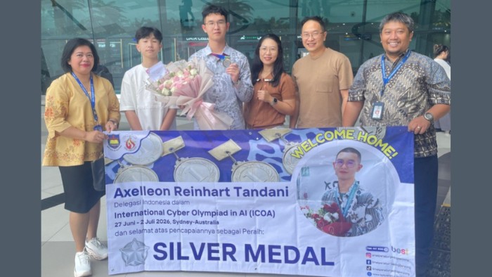 Siswa SMAK PENABUR Gading Serpong program Brilliant Class berhasil meraih medali perak di ajang International Cyber Olympiad in AI (ICOA) di Sydney, Australia