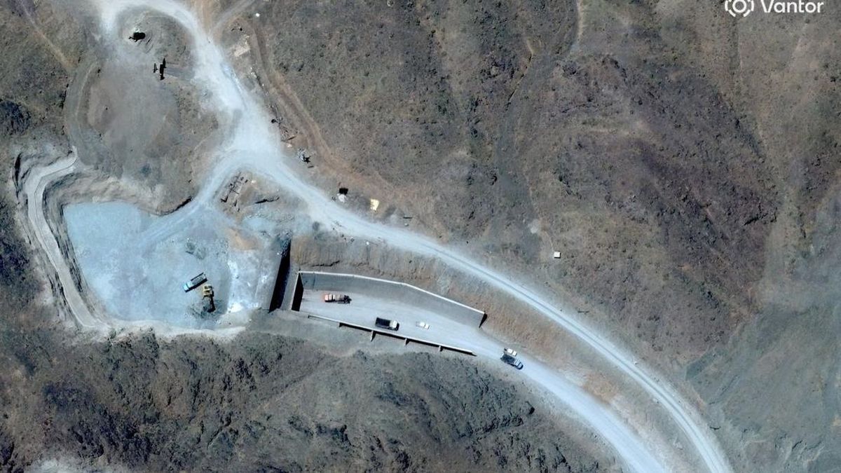 Ini Gunung Pickaxe, Situs Nuklir Bawah Tanah Iran yang Diincar Trump