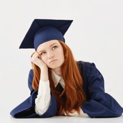 Lulus Kuliah tapi Galau, Kenali 'Graduation Blues' dan Faktanya