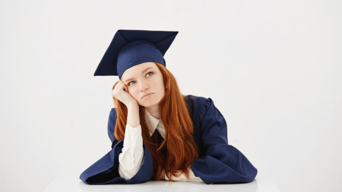 Lulus Kuliah tapi Galau, Kenali 'Graduation Blues' dan Faktanya