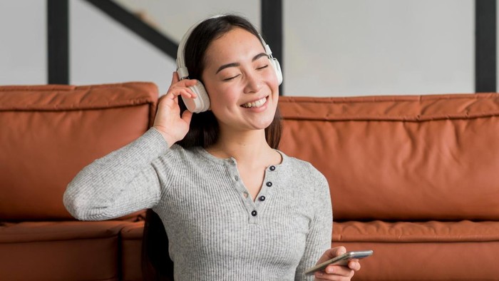 5 Alasan Lagu di Fase Remaja ke Dewasa Lebih Membekas di Hati Menurut Ilmu Psikologi
