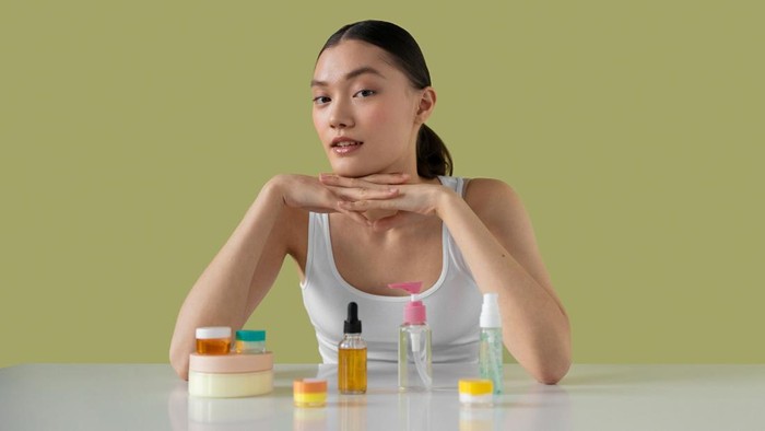 Jangan Digabung! Ini Pasangan Kandungan Skincare yang Bisa Bikin Kulit Iritasi dan Breakout Parah