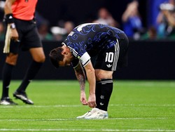 Soccer Football - FIFA World Cup 2026 - Semi Final - England v Argentina - Atlanta Stadium, Atlanta, Georgia, U.S. - July 15, 2026 Argentina's Lionel Messi looks dejected after England's Anthony Gordon scores their first goal REUTERS/Agustin Marcaria