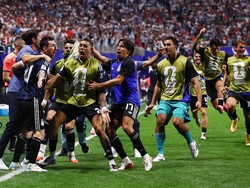 Soccer Football - FIFA World Cup 2026 - Semi Final - England v Argentina - Atlanta Stadium, Atlanta, Georgia, U.S. - July 15, 2026 Argentina's Lionel Messi celebrates with teammates after Lautaro Martinez scores their second goal REUTERS/Agustin Marc