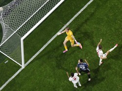 Soccer Football - FIFA World Cup 2026 - Semi Final - England v Argentina - Atlanta Stadium, Atlanta, Georgia, U.S. - July 15, 2026 Argentina's Lautaro Martinez scores their second goal REUTERS/Brian Snyder