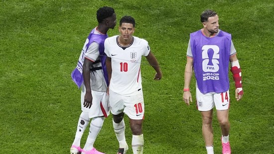 Soccer Football - FIFA World Cup 2026 - Semi Final - England v Argentina - Atlanta Stadium, Atlanta, Georgia, U.S. - July 15, 2026 England's Jude Bellingham and Jordan Henderson react after the match IMAGN IMAGES via Reuters/Dale Zanine