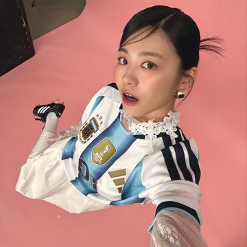 Inspirasi Outfit Nobar Final Piala Dunia 2026, Pilihan Gaya Blokette vs Skena