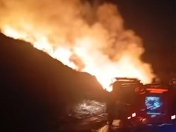 TPA Cipayung Depok Kebakaran, Api Menyala Besar