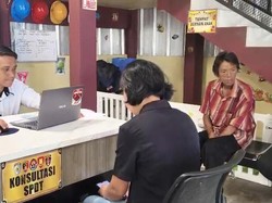 Pria Paruh Baya di Palembang Ditendang-Dipukul Pakai Balok oleh Kenalannya