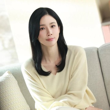 Lee Bo Young Dapat Tawaran Jadi Penyelidik Keluarga di Drakor Hukum Komedi Baru