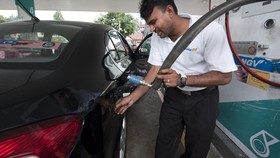 PM Malaysia Anwar Ibrahim mengeklaim harga BBM RON95 bersubsidi di negaranya RM1,99 atau sekitar Rp8.854 per liter, lebih murah dari Arab Saudi dan Qatar.