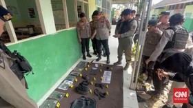 Polisi menyebut, ada empat bom yang disiapkan siswa berinisial R untuk membalas perlakuan bulliying yang diterimanya di MAN 3 Padang.