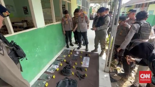 Polisi menyebut, ada empat bom yang disiapkan siswa berinisial R untuk membalas perlakuan bulliying yang diterimanya di MAN 3 Padang.