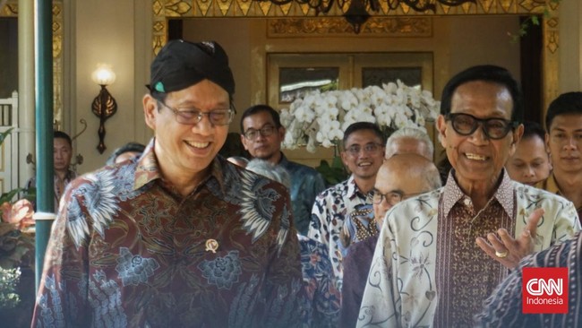 Purbaya Yudhi Sadewa menyatakan akan mengikuti petunjuk dari Presiden Prabowo Subianto untuk penganggaran proyek pembangunan Ibu Kota Nusantara (IKN) di Kalimantan Timur. kata Purbaya usai makan siang bersama Gubernur DIY, Sri Sultan Hamengku Buwono 