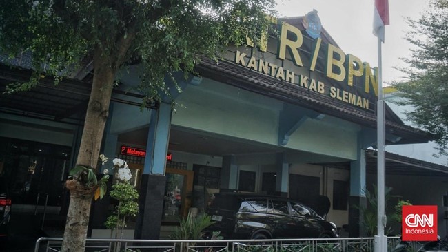 Mbah Lanjar terancam kehilangan dua bidang tanah warisan akibat peralihan sertifikat tanpa sepengetahuan di Sleman. Diduga ulah mafia tanah.