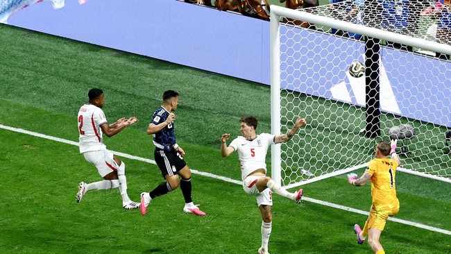 Soccer Football - FIFA World Cup 2026 - Semi Final - England v Argentina - Atlanta Stadium, Atlanta, Georgia, U.S. - July 15, 2026 Argentina's Lautaro Martinez scores their second goal REUTERS/Lee Smith