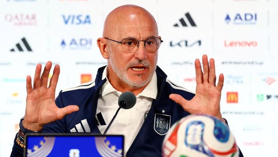 Soccer Football - FIFA World Cup 2026 - Spain Press Conference - Dallas Stadium, Arlington, Texas, U.S. - July 13, 2026 Spain coach Luis De La Fuente during the press conference REUTERS/Hannah Mckay