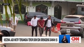 Polisi mengungkap motif di balik aksi teror bom di SDN Srengseng Sawah 15. Tersangka berinisial MY, yang merupakan orang tua salah satu murid di sekolah tersebut, diduga nekat melakukan aksinya karena merasa kecewa terhadap pihak sekolah terkait pers
