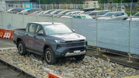 Toyota Hilux terbaru meluncur di Indonesia pada 29 Juni 2026.