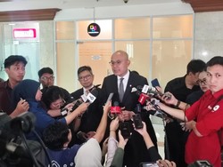 Perang Iran-AS Kembali Pecah, Wamenlu Ungkap Kondisi WNI Terkini