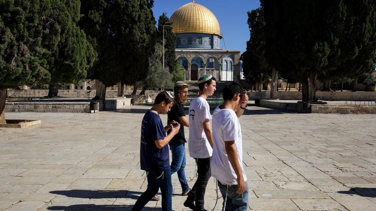 Israel Serbu Masjid Al Aqsa dan Rusak Sekolah di Yerusalem Timur Palestina