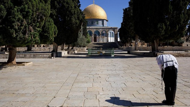 Tentara Israel Blokade Masjid Al-Aqsa