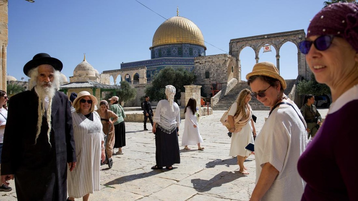Tentara Israel Blokade Masjid Al-Aqsa