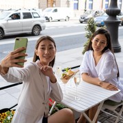 5 Kebiasaan Sederhana yang Membuat Orang Nyaman Berada di Dekatmu