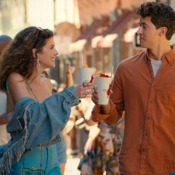 5 Rekomendasi Film Rom-Com Rating Tinggi versi IMDb, Tayang di Netflix!