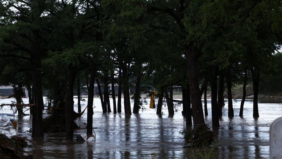Banjir katastrofik kembali melanda Texas Tengah akibat meluapnya Sungai Guadalupe, Jumat (17/7/2026). (REUTERS/Kaylee Greenlee)