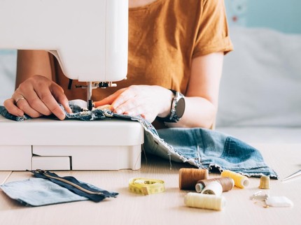 5 Rekomendasi Mesin Jahit untuk Pemula yang Bagus & Awet