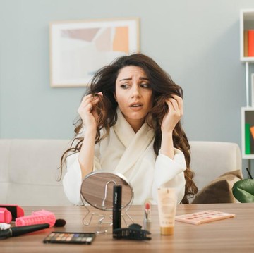 5 Cara Atasi Rambut Lepek saat Cuaca Panas