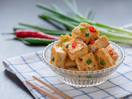 3 Cara Membuat Tahu Lada Garam yang Krispi ala Kafe