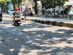 Jalan Wahidin Cirebon Gejlag-gejlug, Perbaikan Tunggu Dana Inpres