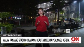 Malam Panjang Stasiun Cikarang, Realita Pekerja Penunggu Kereta