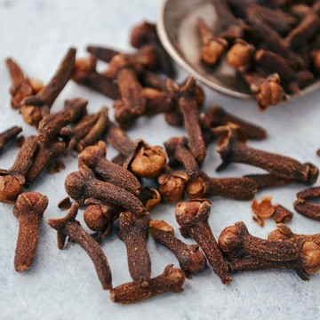 4 Manfaat Menggunakan Cengkeh untuk Rambut
