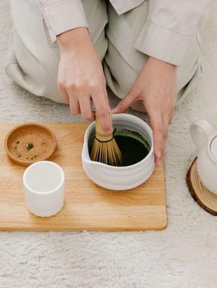 Matcha bukan hanya populer karena rasanya yang khas dan warnanya yang cantik. Bubuk teh hijau asal Jepang ini juga dikenal kaya akan antioksidan.
