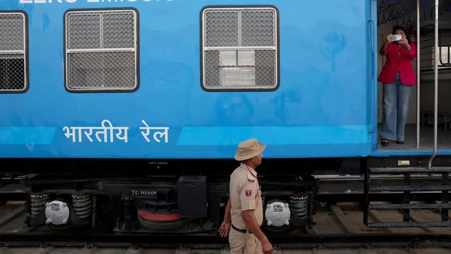 Namo Green Rail, kereta berkekuatan hidrogen pertama di India, saat kunjungan media menjelang peresmiannya oleh Perdana Menteri Narendra Modi di Jind, Haryana, India, 16 Juli 2026. (REUTERS/Bhawika Chhabra)