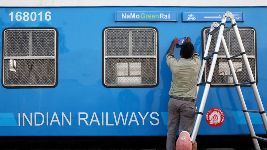 Namo Green Rail, kereta berkekuatan hidrogen pertama di India, saat kunjungan media menjelang peresmiannya oleh Perdana Menteri Narendra Modi di Jind, Haryana, India, 16 Juli 2026. (REUTERS/Bhawika Chhabra)