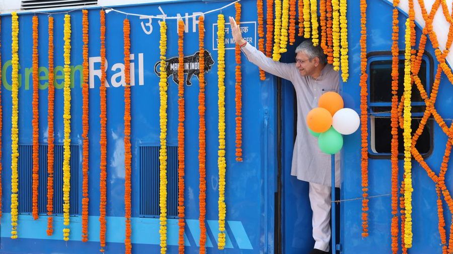 Namo Green Rail, kereta berkekuatan hidrogen pertama di India, saat kunjungan media menjelang peresmiannya oleh Perdana Menteri Narendra Modi di Jind, Haryana, India, 16 Juli 2026. (REUTERS/Bhawika Chhabra)