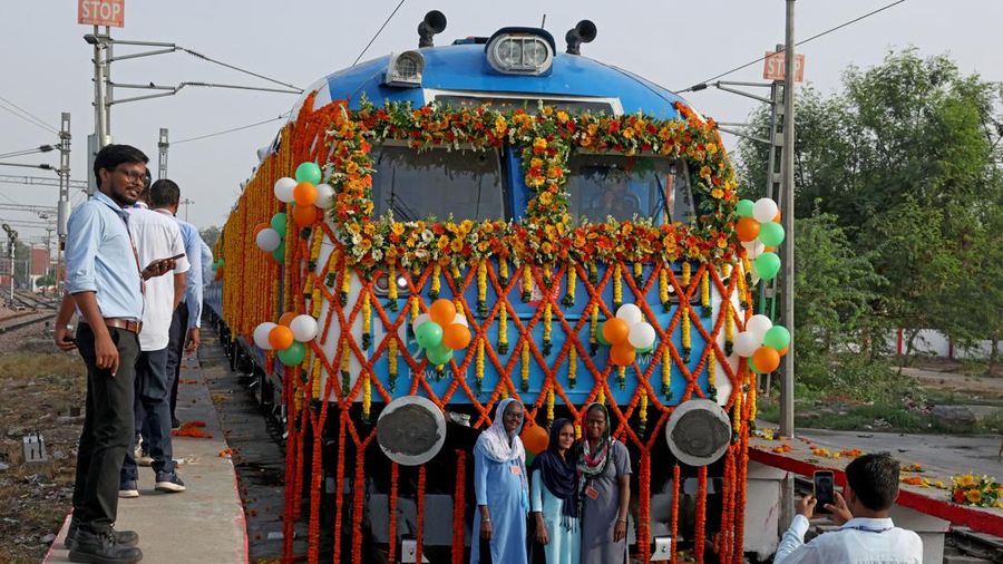 Namo Green Rail, kereta berkekuatan hidrogen pertama di India, saat kunjungan media menjelang peresmiannya oleh Perdana Menteri Narendra Modi di Jind, Haryana, India, 16 Juli 2026. (REUTERS/Bhawika Chhabra)