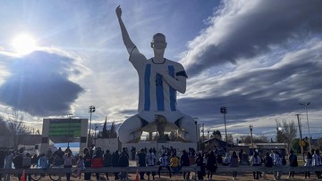 Patung Messi Terbesar di Dunia Ubah Kota Kecil Jadi Magnet Wisata