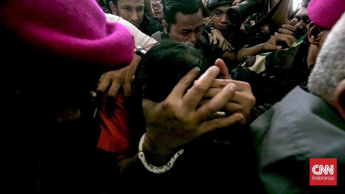 Polri Serahkan Don Ritto dan Barang Bukti Korupsi Jampidsus ke Kejagung