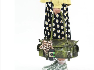 Tako Bag Ruru, Sling Bag Vintage yang Bikin Outfit Kasual Lebih Estetik